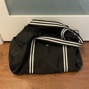 Joe fresh duffel bag